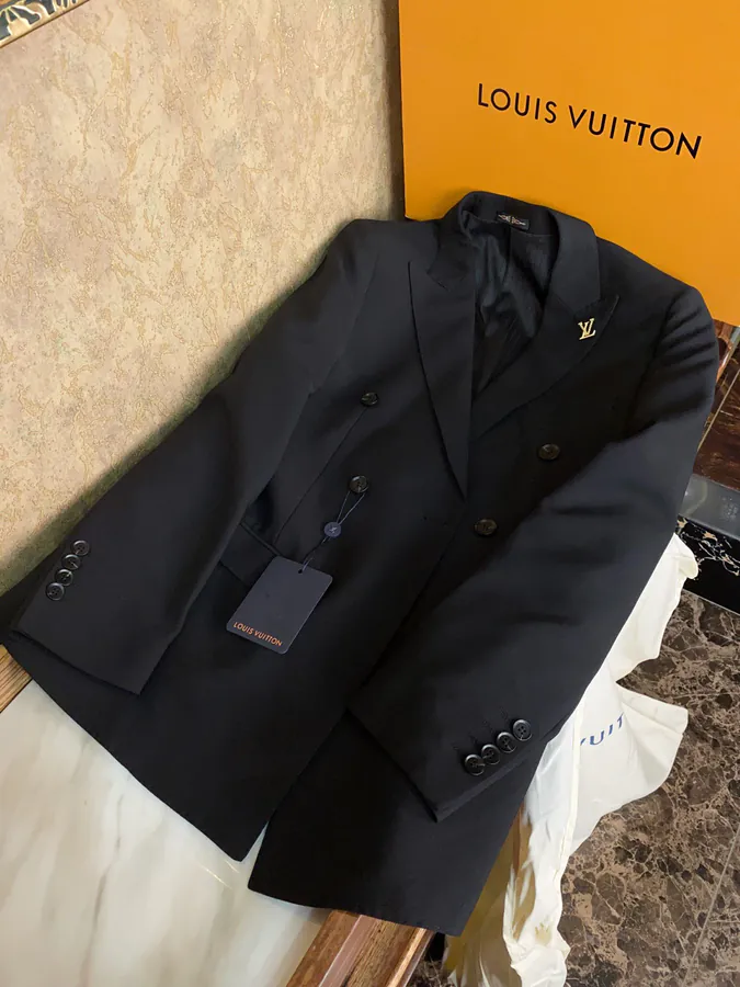 1V Lucci Men's Two Piece Suit Set