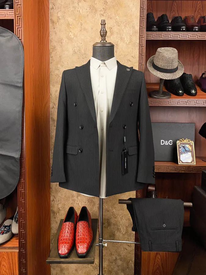 Dolce & Gabbana Exclusive Suit for the Elite Premium Men's Business and Casual Suit Set