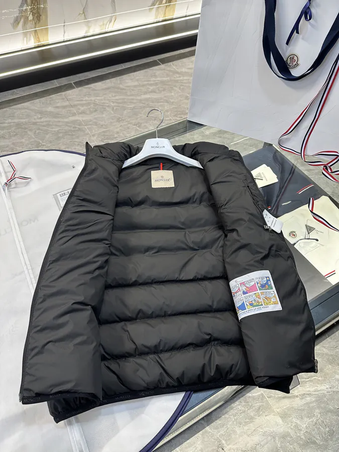 Moncl Contrin Men's Down Vest