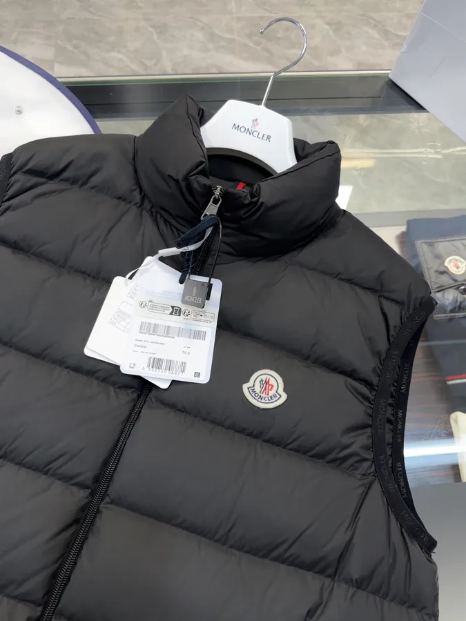 Moncl Contrin Men's Down Vest