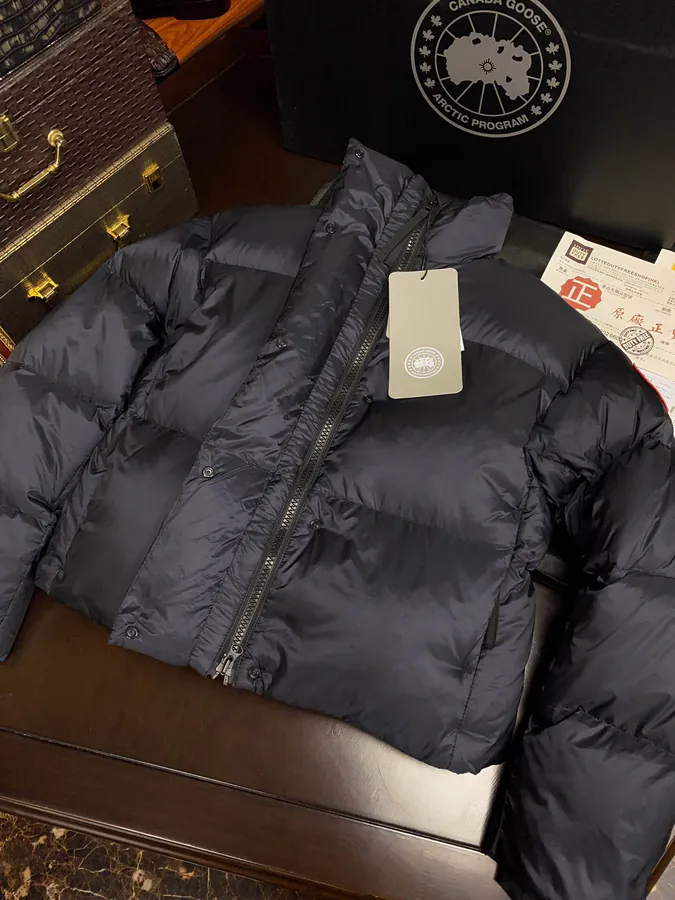 Canada Goose Women's Cypress Short Winter Jacket