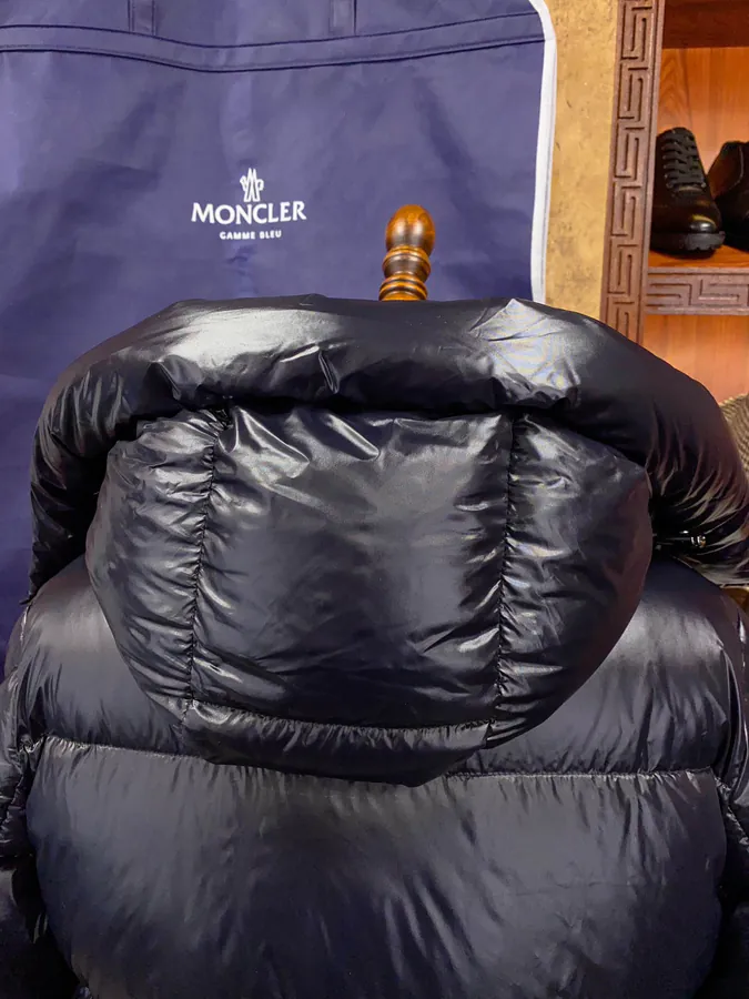 Monc Er Montbeliard 19FW 时尚三色条纹双拉链羽绒服