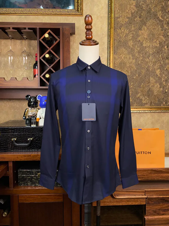 1V Leather Men's Shirt Premium Fabric, Elegant Design