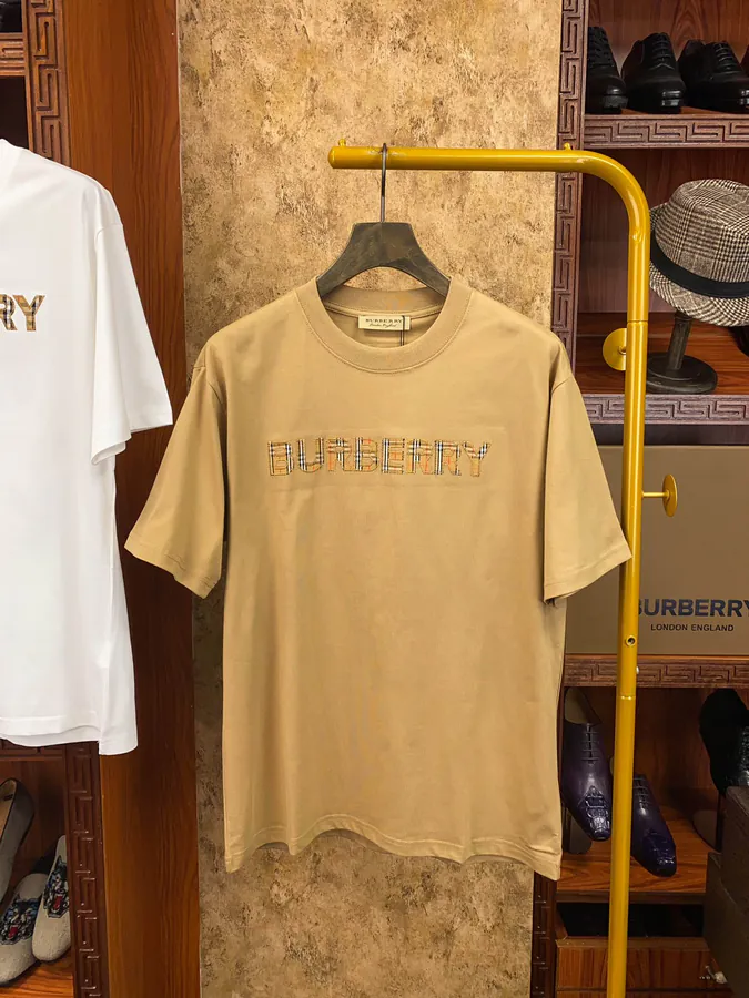 Burberr 2024格纹拼色刺绣短袖 Vintage Style