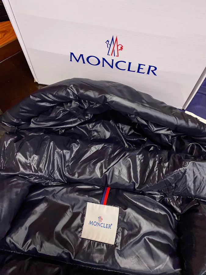 Monc Er Montbeliard 19FW 三色条纹双拉链羽绒服