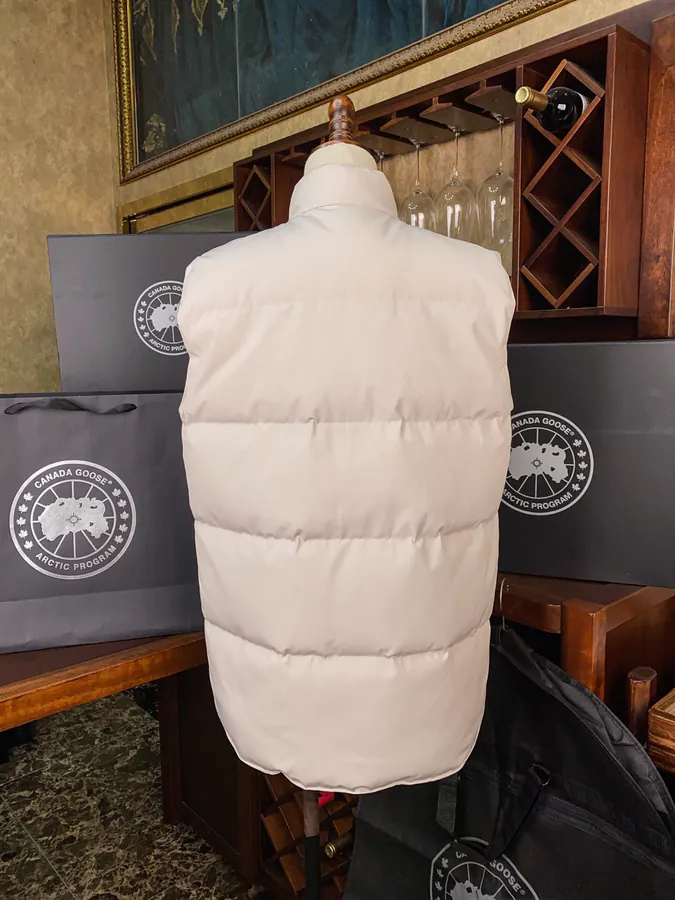 CANADA GOOES Men's & Women's Vest with Packaging Box