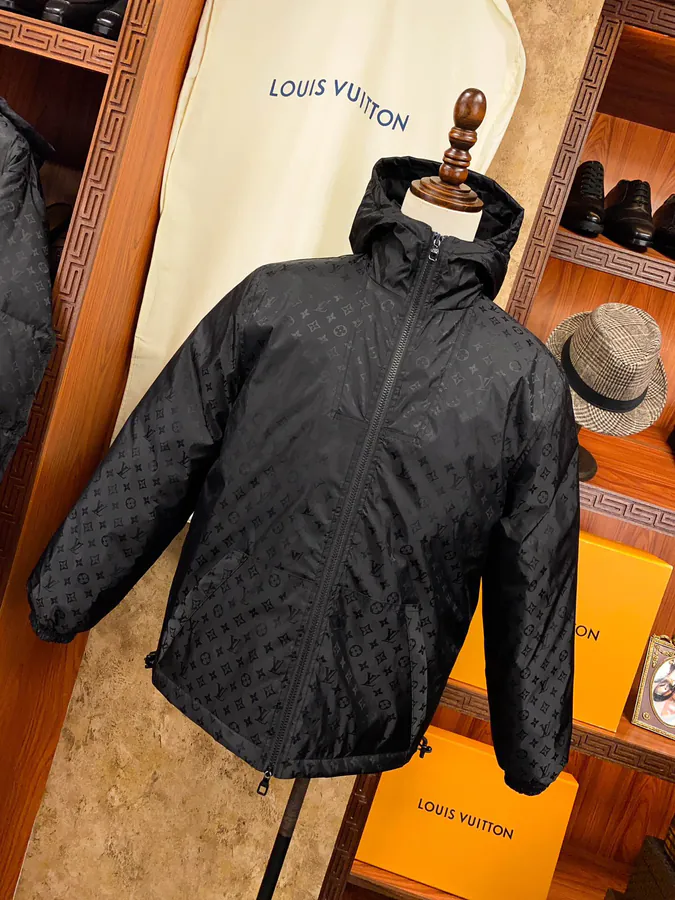 2024ss秋冬新款 1V 驴牌 老花满印棉服外套