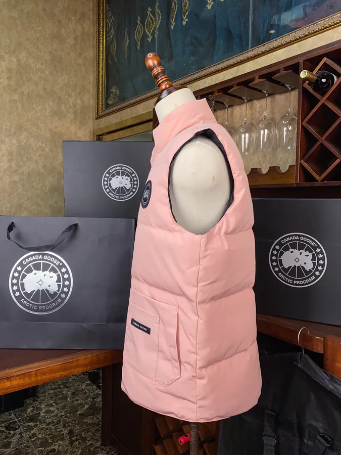 CANADA GOOES Men's & Women's Vest with Packaging Box