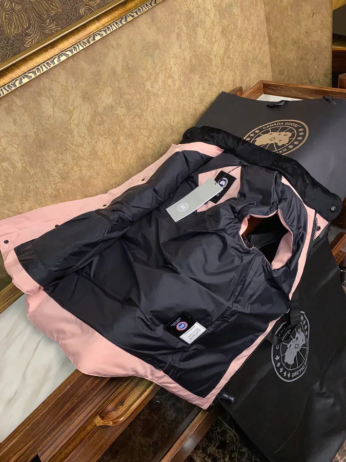 CANADA GOOES Men's & Women's Vest with Packaging Box