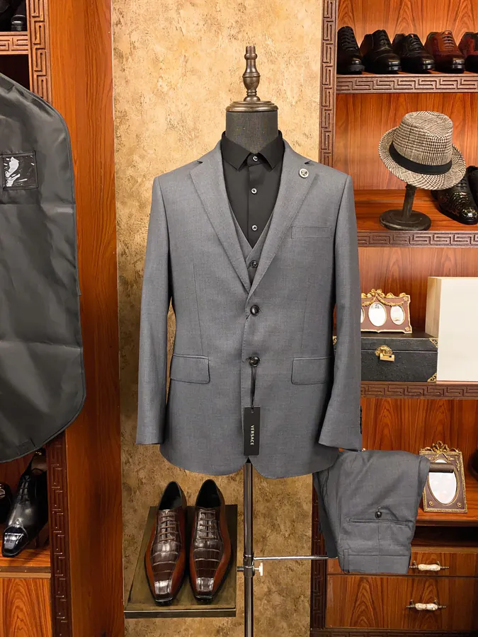 Absolute Luxury Men's Suit Set 3 Piece