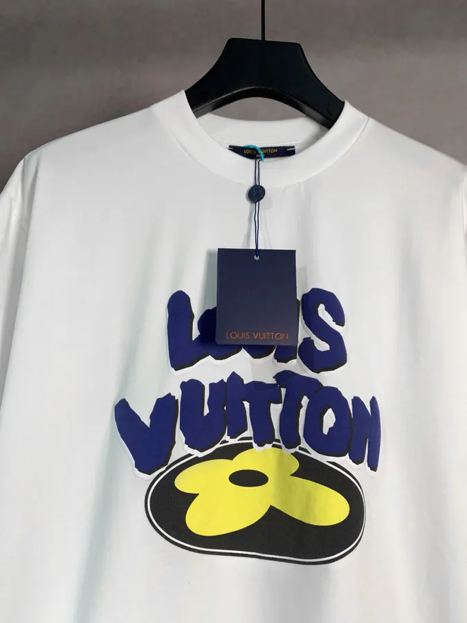 1V Brand Flower Letter Short Sleeve T shirt