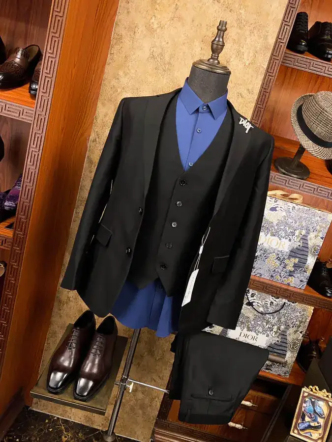 CD DIOR 2024 Fashion Collection Men's Suit Set