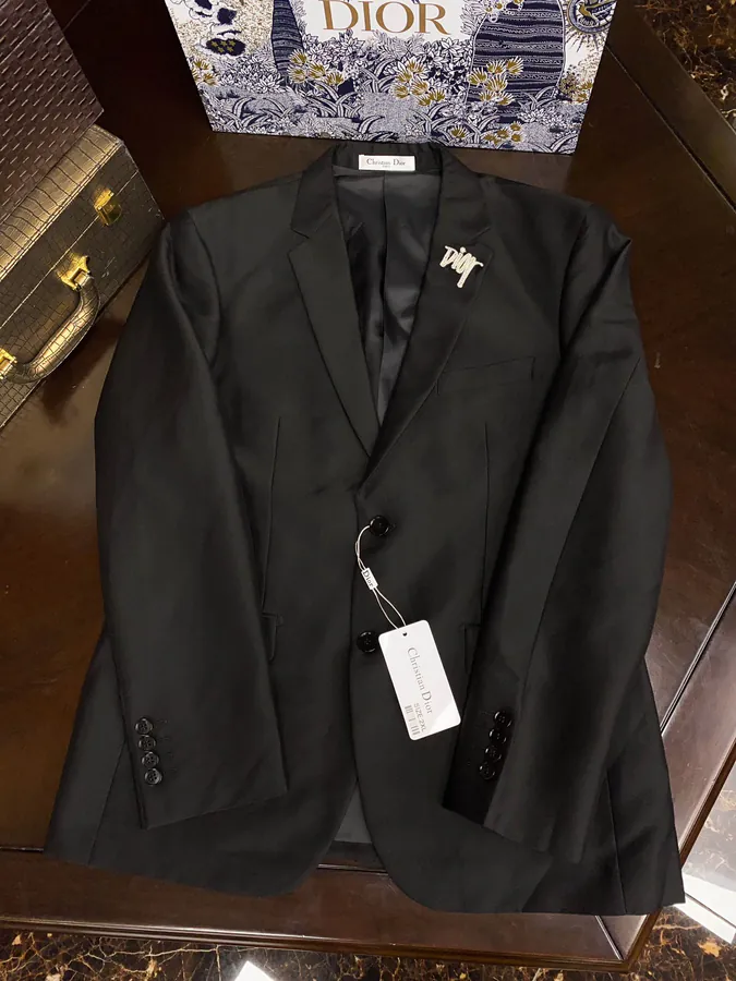CD DIOR 2024 Fashion Collection Men's Suit Set