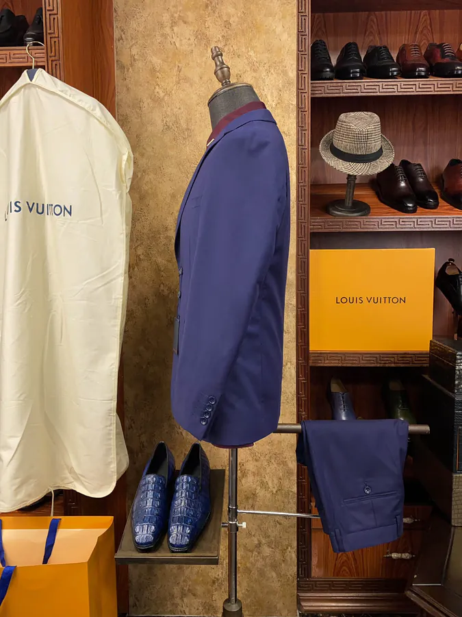 1V Vuitton Men's Premium Leisure Suit & Trousers