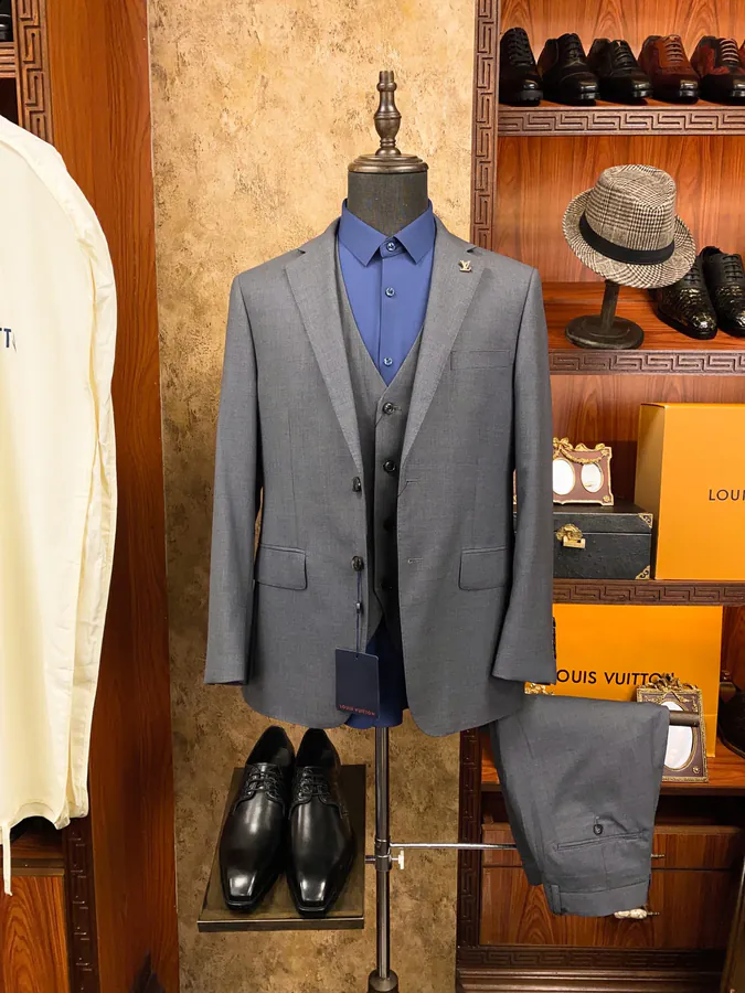 Absolute Luxury Men's Suit Set 3 Piece
