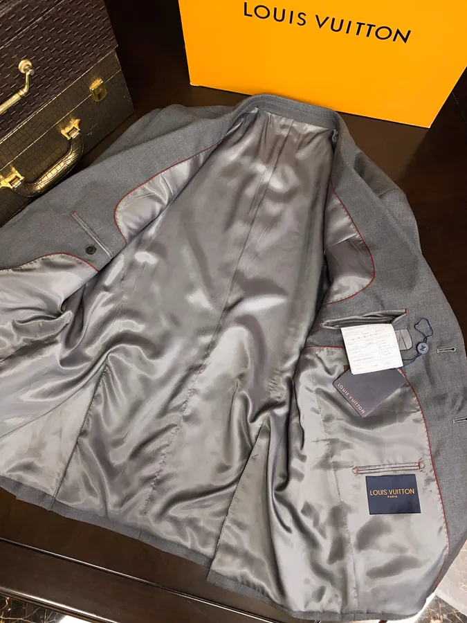 Absolute Luxury Men's Suit Set 3 Piece