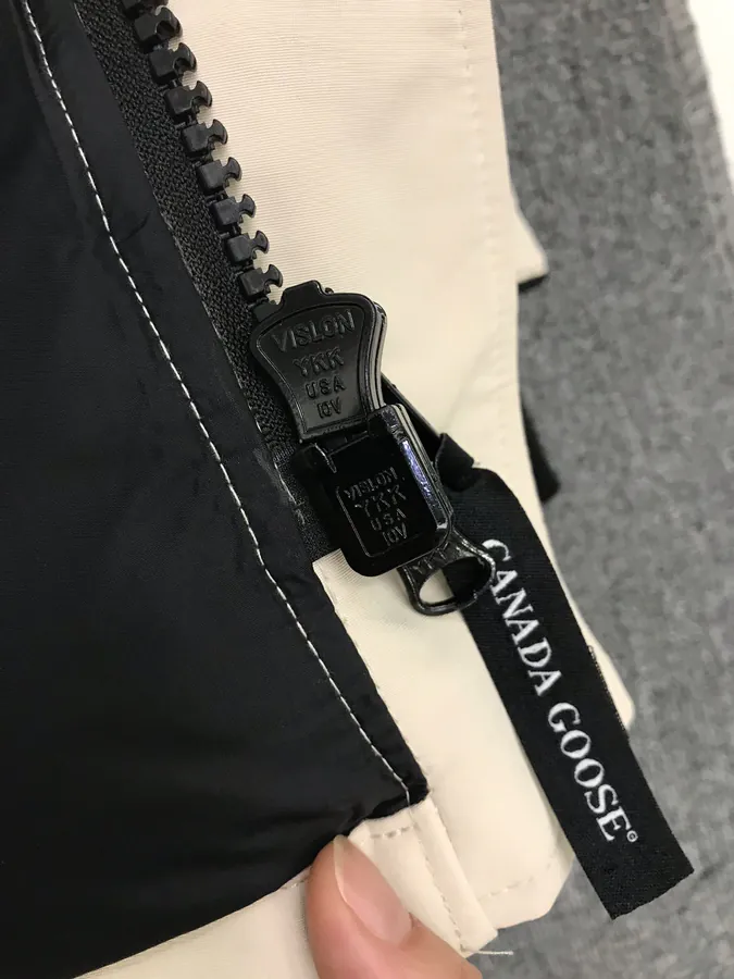 Canada Goose 14款男女同款羽绒服 95%白鸭绒