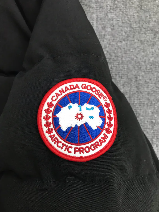 Canada Goose 14款男女同款羽绒服 95%白鸭绒