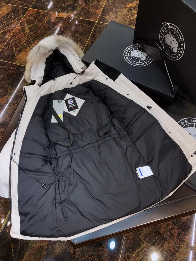 Canada Goose Womens Trillium Parka Classic Long Women's Down Jacket