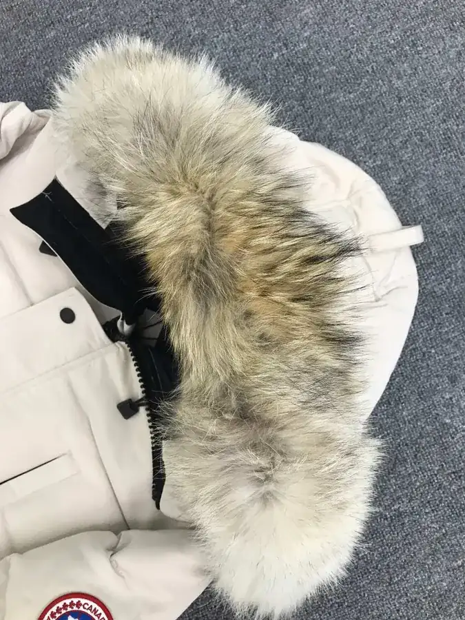 Canada Goose 14款男女同款羽绒服 狼毛毛领, 防风防水防尘抗邹面料