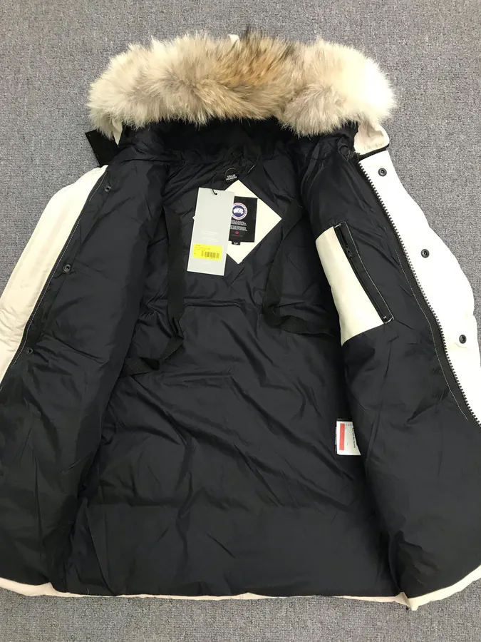 Canada Goose 14款男女同款羽绒服 狼毛毛领, 防风防水防尘抗邹面料