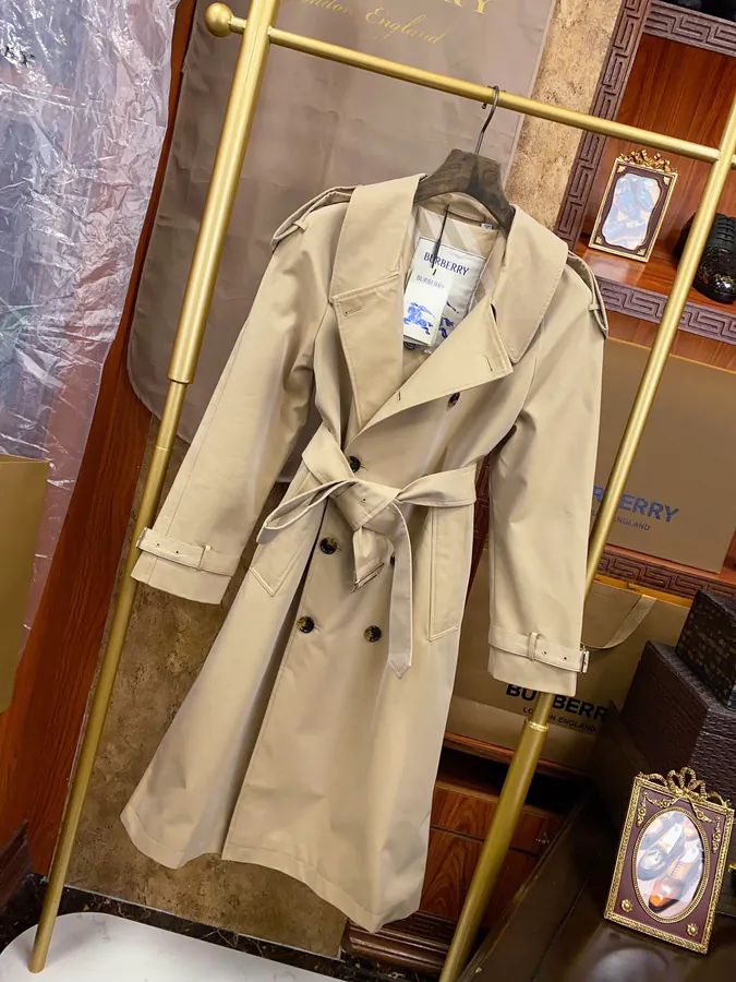New Arrival! BBR Trench Coat in Linen Color
