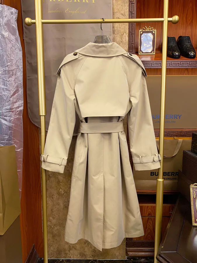 New Arrival! BBR Trench Coat in Linen Color