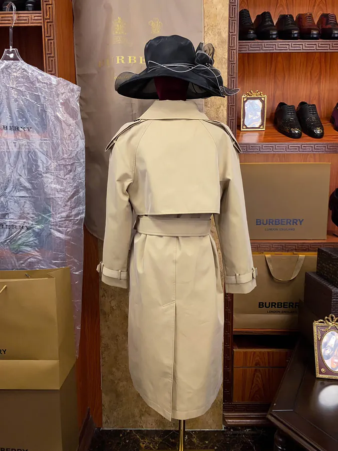 New Arrival! BBR Trench Coat in Linen Color