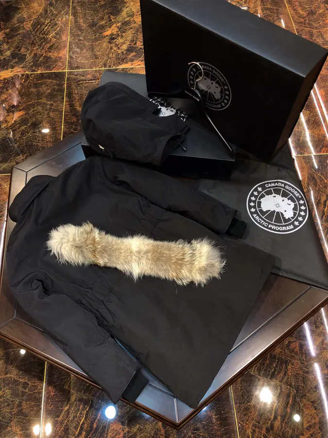 Canada Goose Womens Trillium Parka Classic Long Women's Down Jacket