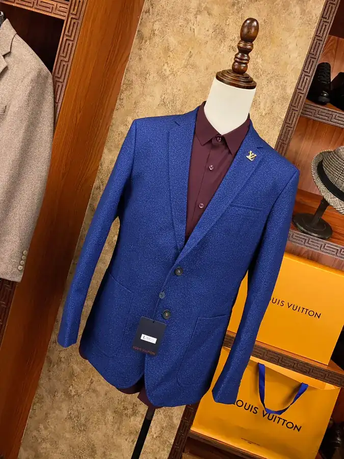 Boss Recommendation: 1V Luggage Men's Premium Leisure Suit