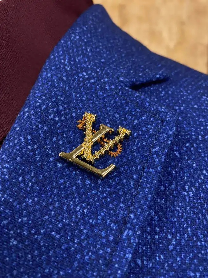 Boss Recommendation: 1V Luggage Men's Premium Leisure Suit