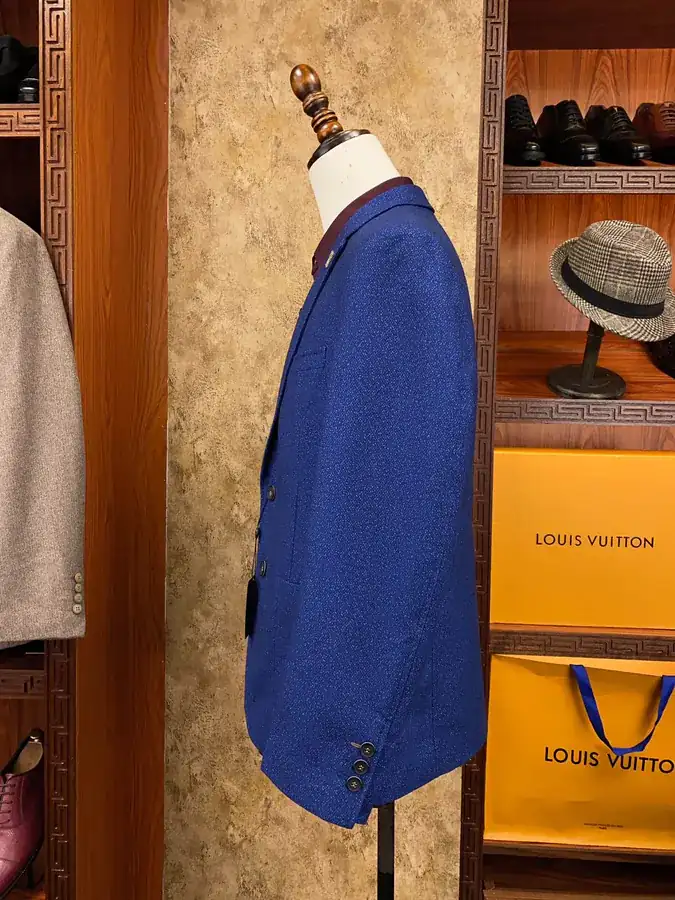 Boss Recommendation: 1V Luggage Men's Premium Leisure Suit