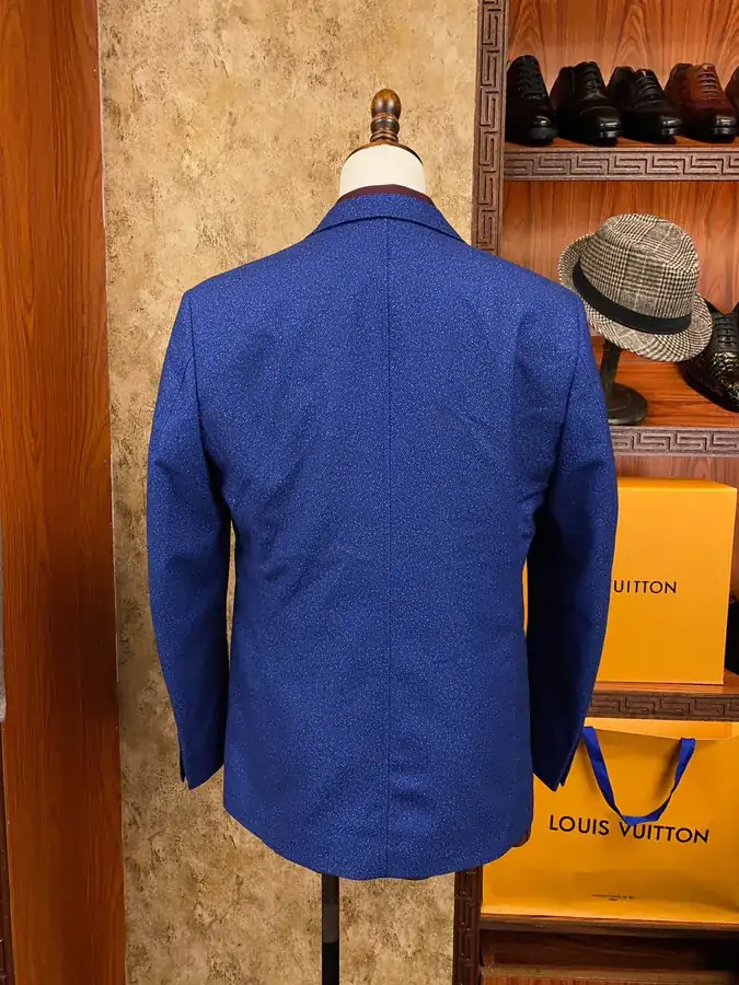 Boss Recommendation: 1V Luggage Men's Premium Leisure Suit