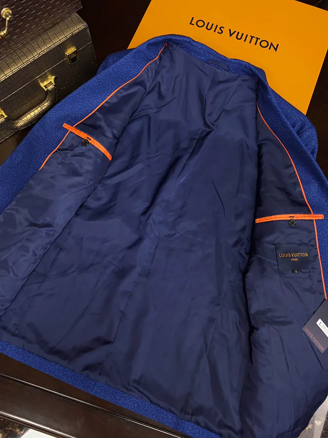 Boss Recommendation: 1V Luggage Men's Premium Leisure Suit