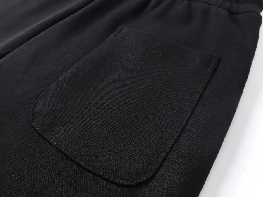 BURBERRY 战马短裤 宽松版型, 男女同款