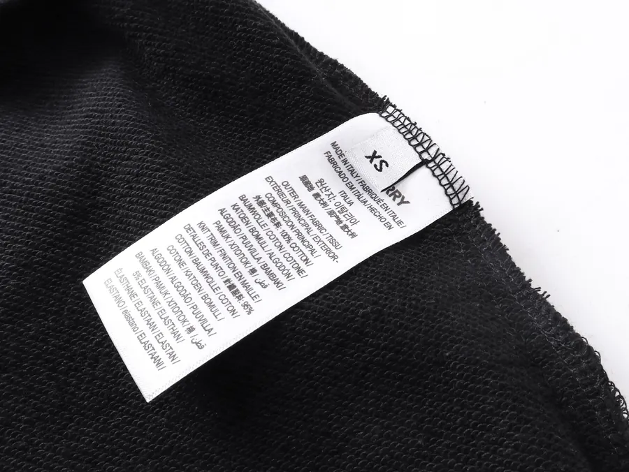 BURBERRY 战马短裤 宽松版型, 男女同款