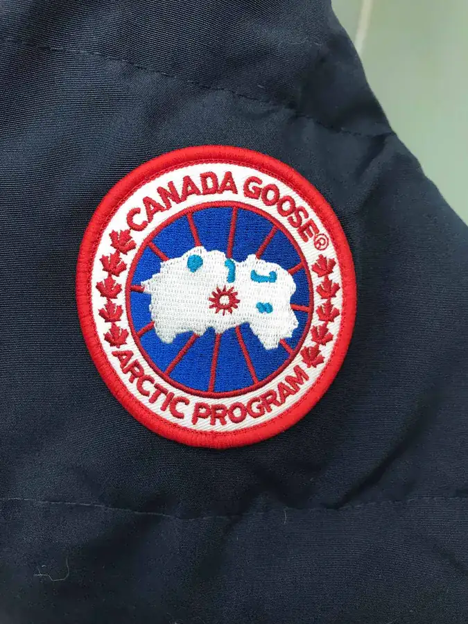 Canada Goose 14款男女同款羽绒服 狼毛毛领, 防风防水防尘抗邹面料