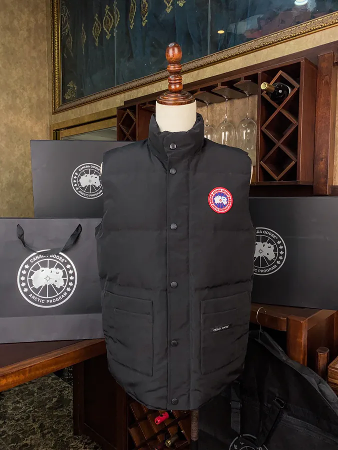 CANADA GOOES Men's and Women's Vest with Packaging Box