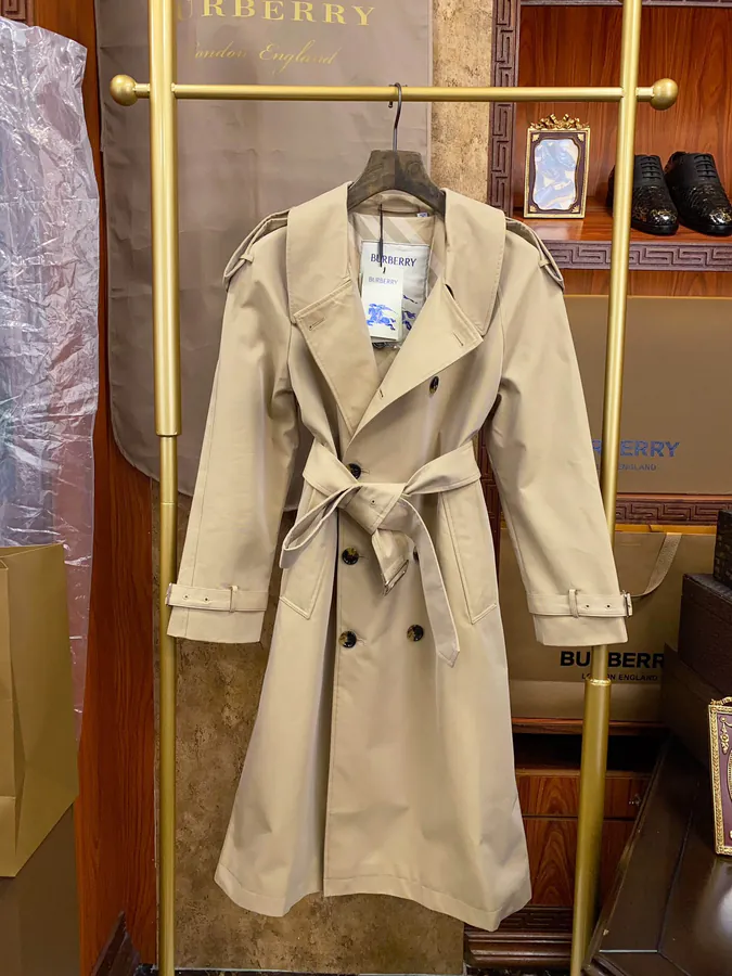 New Arrival! BBR Trench Coat in Linen Color