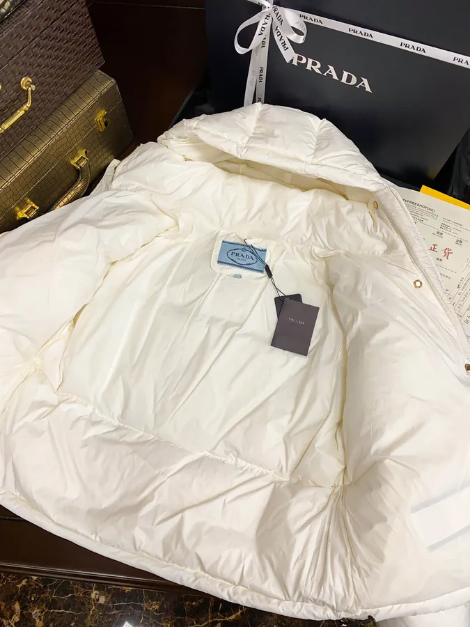 PRAD@ Ladies Short Hooded Jacket