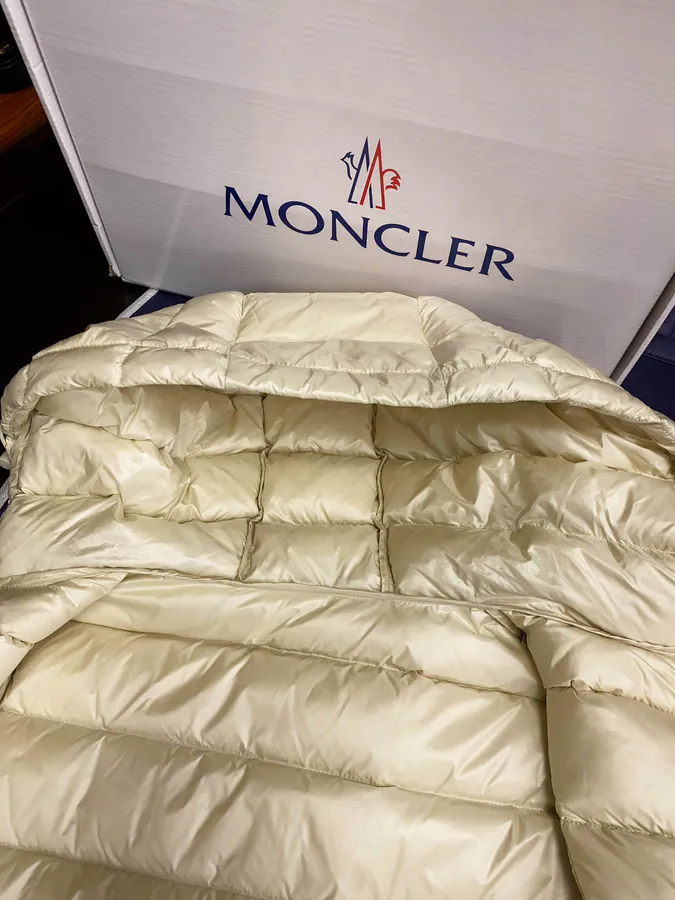 New Arrival Argenno Women's Lightweight Down Jacket with Adjustable Waistband