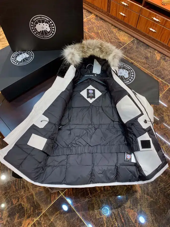 Canada Goose Far East 08 Series Down Jacket