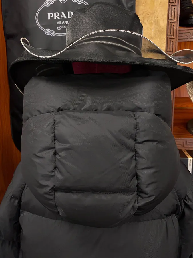 PRAD@ Women's Hoodie with 95% White Goose Down