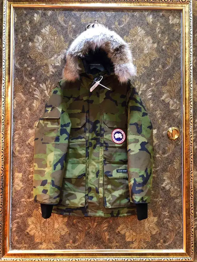 Canada Goose Far East 08 Series Down Jacket Unisex, Removable Fur Collar