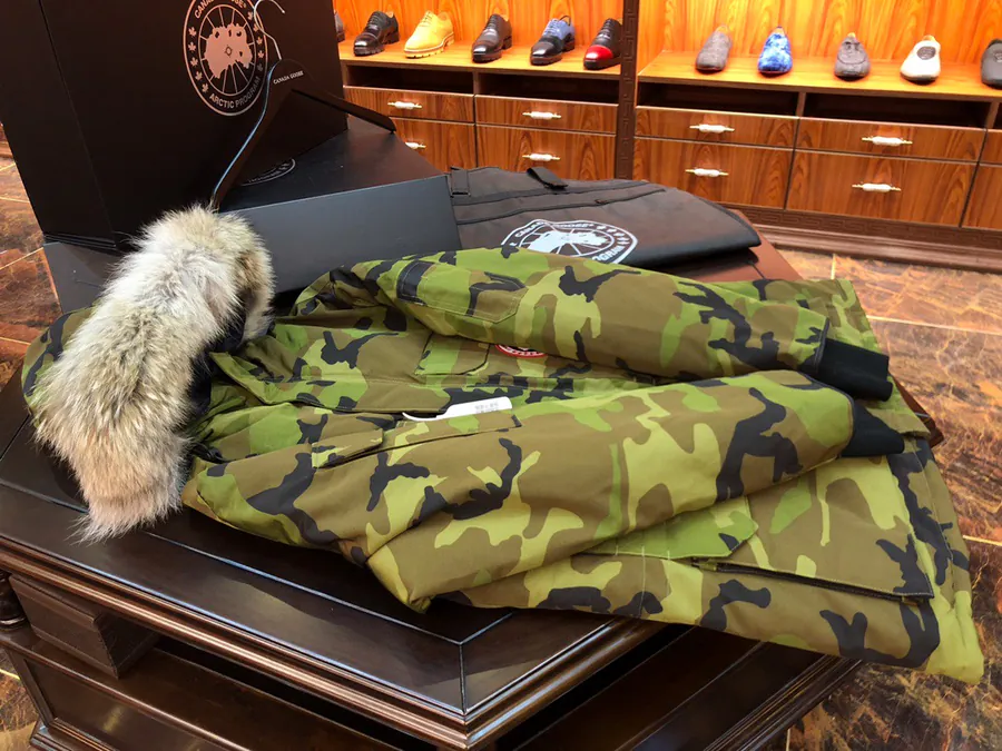 Canada Goose Far East 08 Series Down Jacket Unisex, Removable Fur Collar