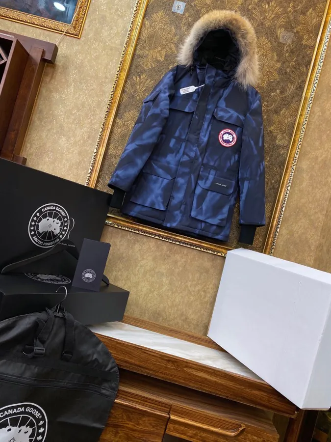 Canada Goose Far East 08 Series Down Jacket Unisex, Removable Fur Collar
