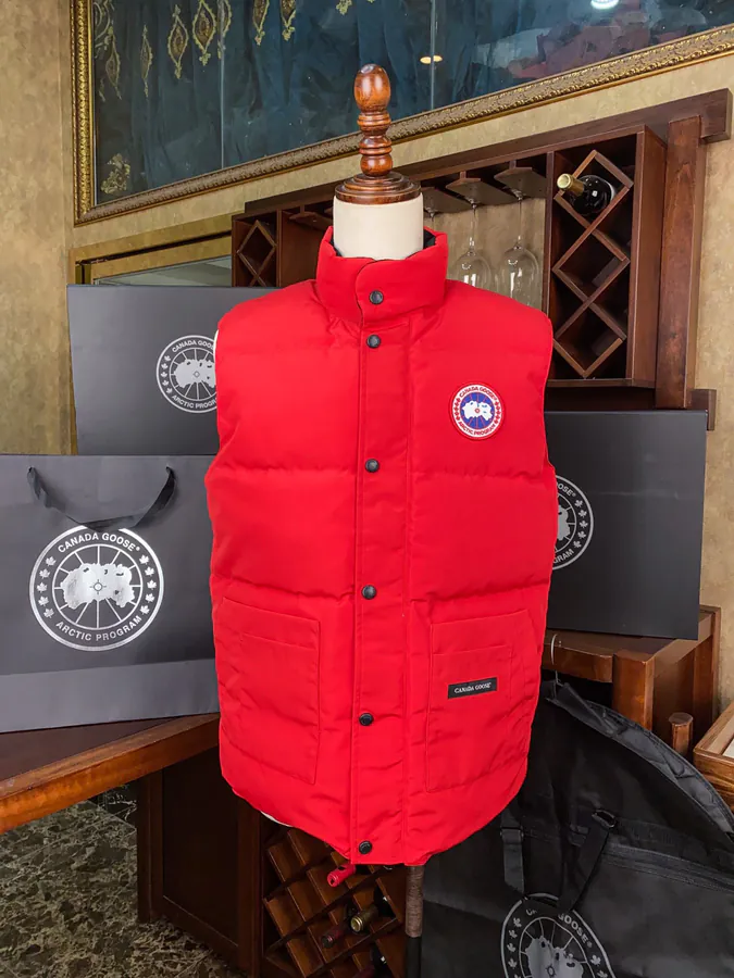 CANADA GOOES Vest with Packaging Box
