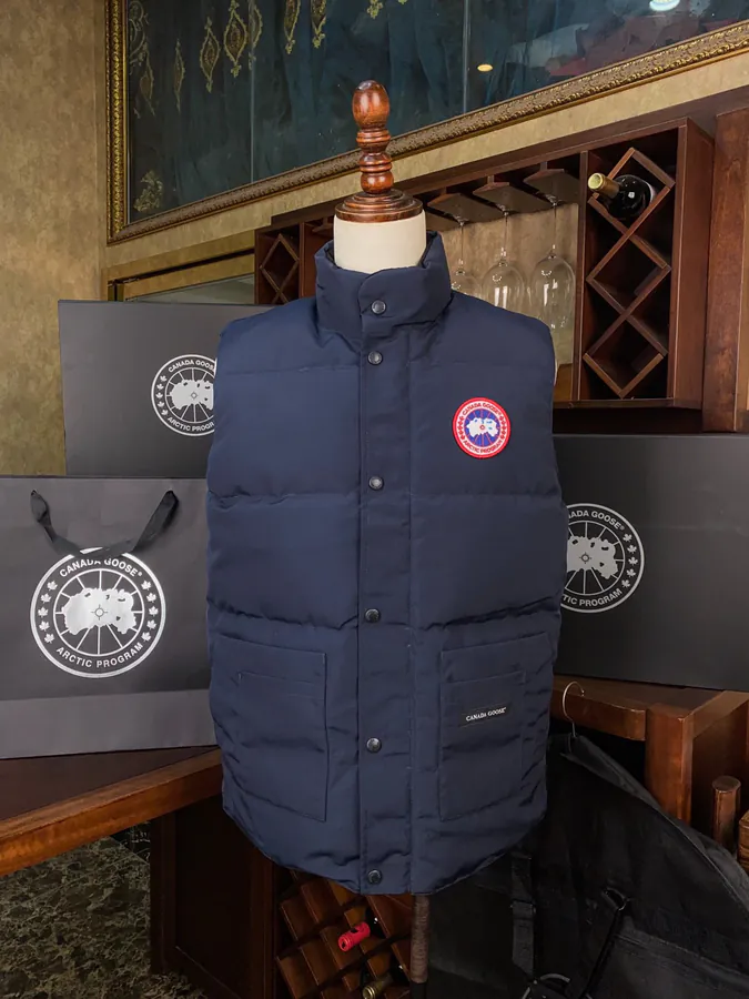 CANADA GOOES Men's and Women's Vest with Packaging Box