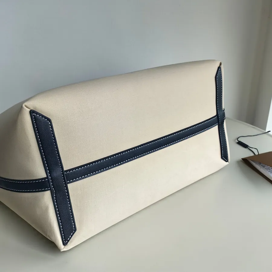 Burberry Bucket Bag Medium Size