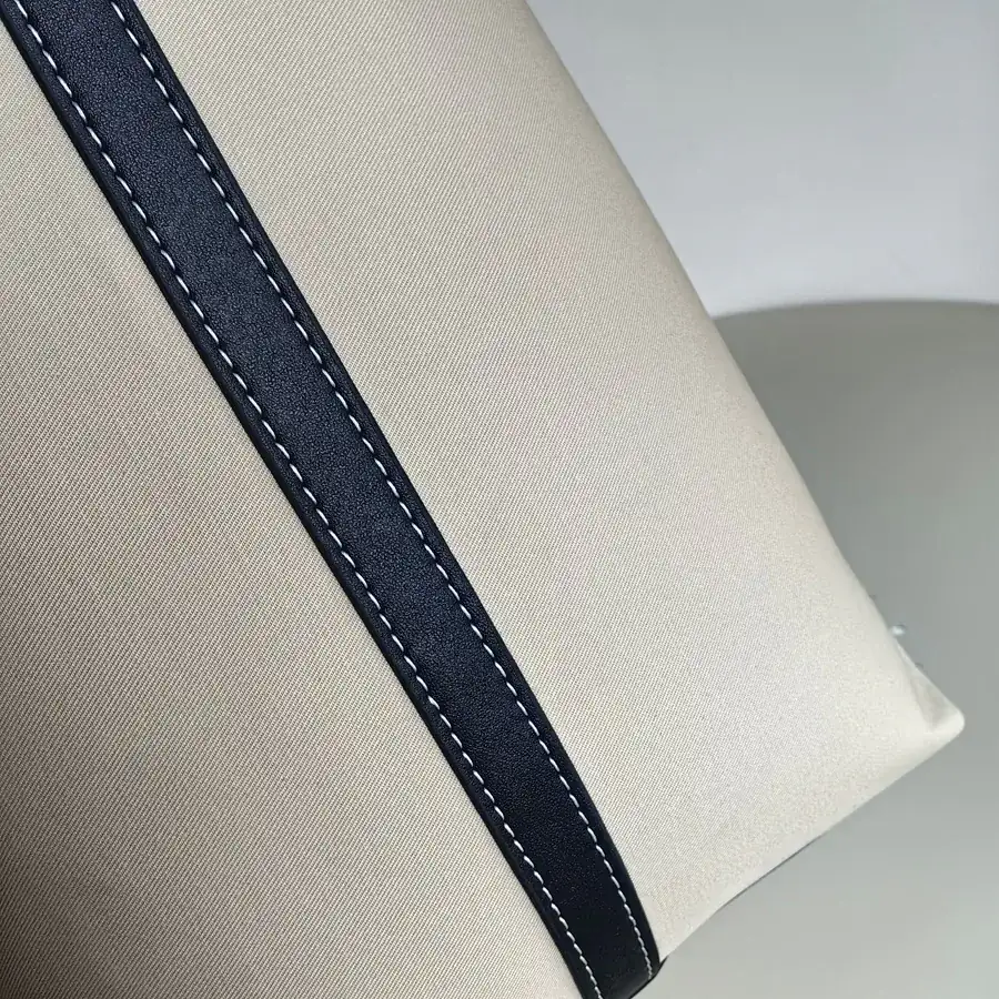 Burberry Bucket Bag Medium Size